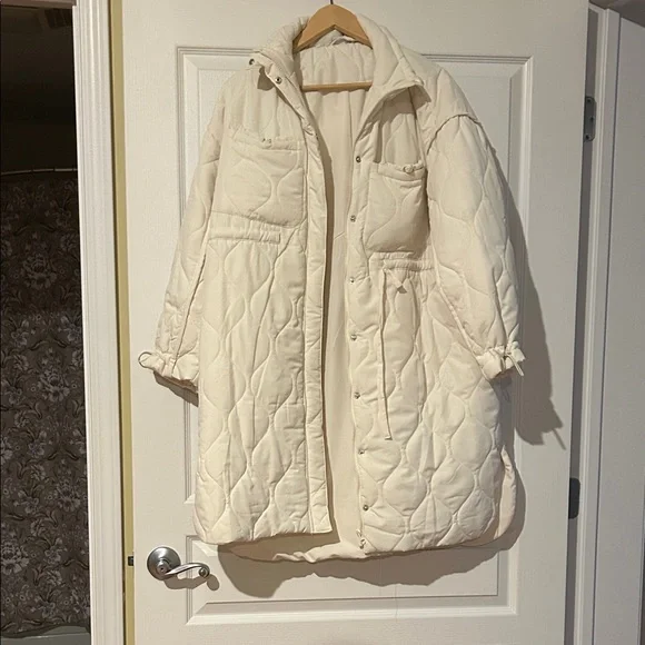 NWOT Motherhood Maternity Puffer Jacket in winter white - Picture 1 of 7